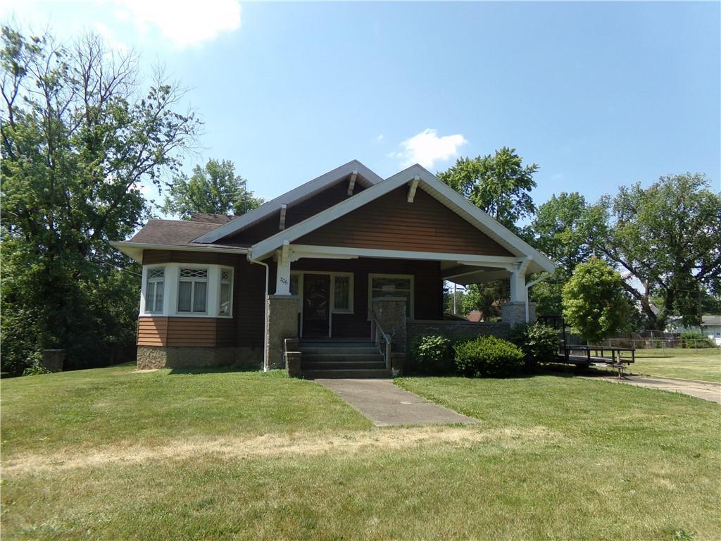 706 South 1st St., Shelbyville, IL 62565