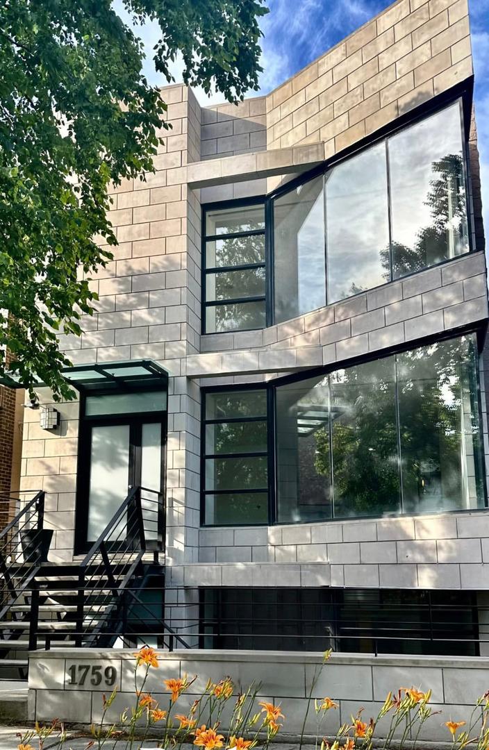1759 N Wilmot Ave., Chicago, IL 60647