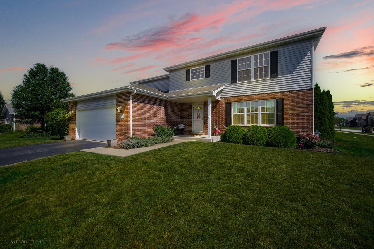371 Tramore Ave., Beecher, IL 60401