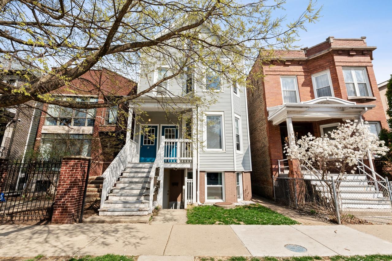 3309 N Leavitt St., Chicago, IL 60618
