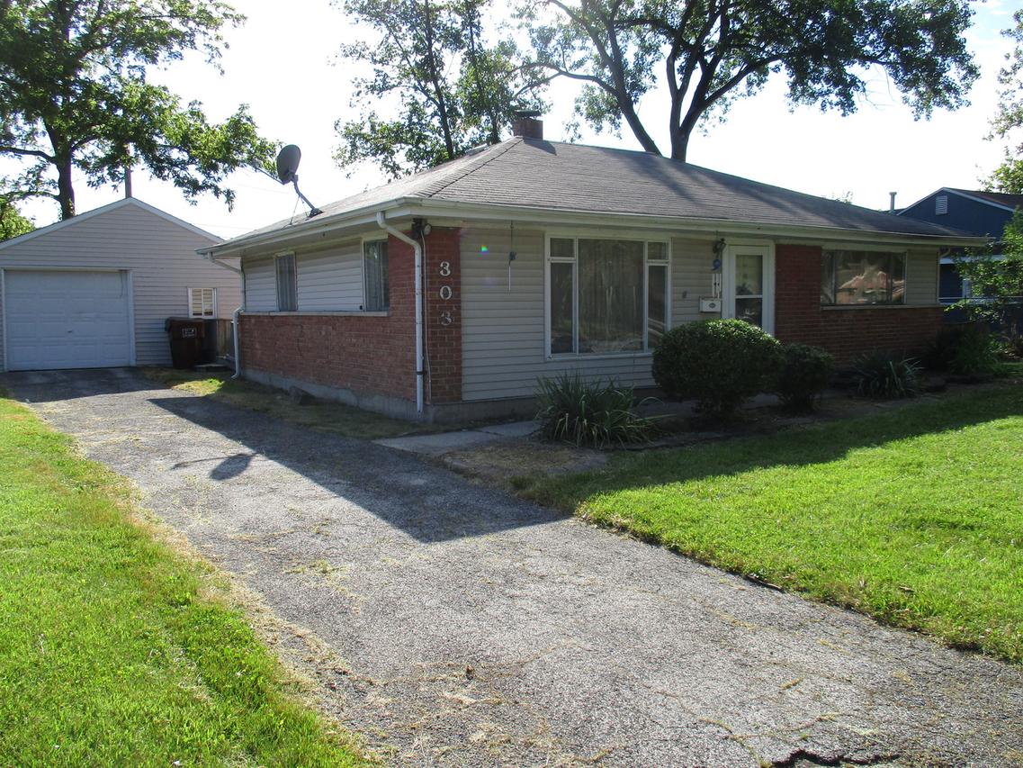 303 Blackhawk Dr., Park Forest, IL 60466