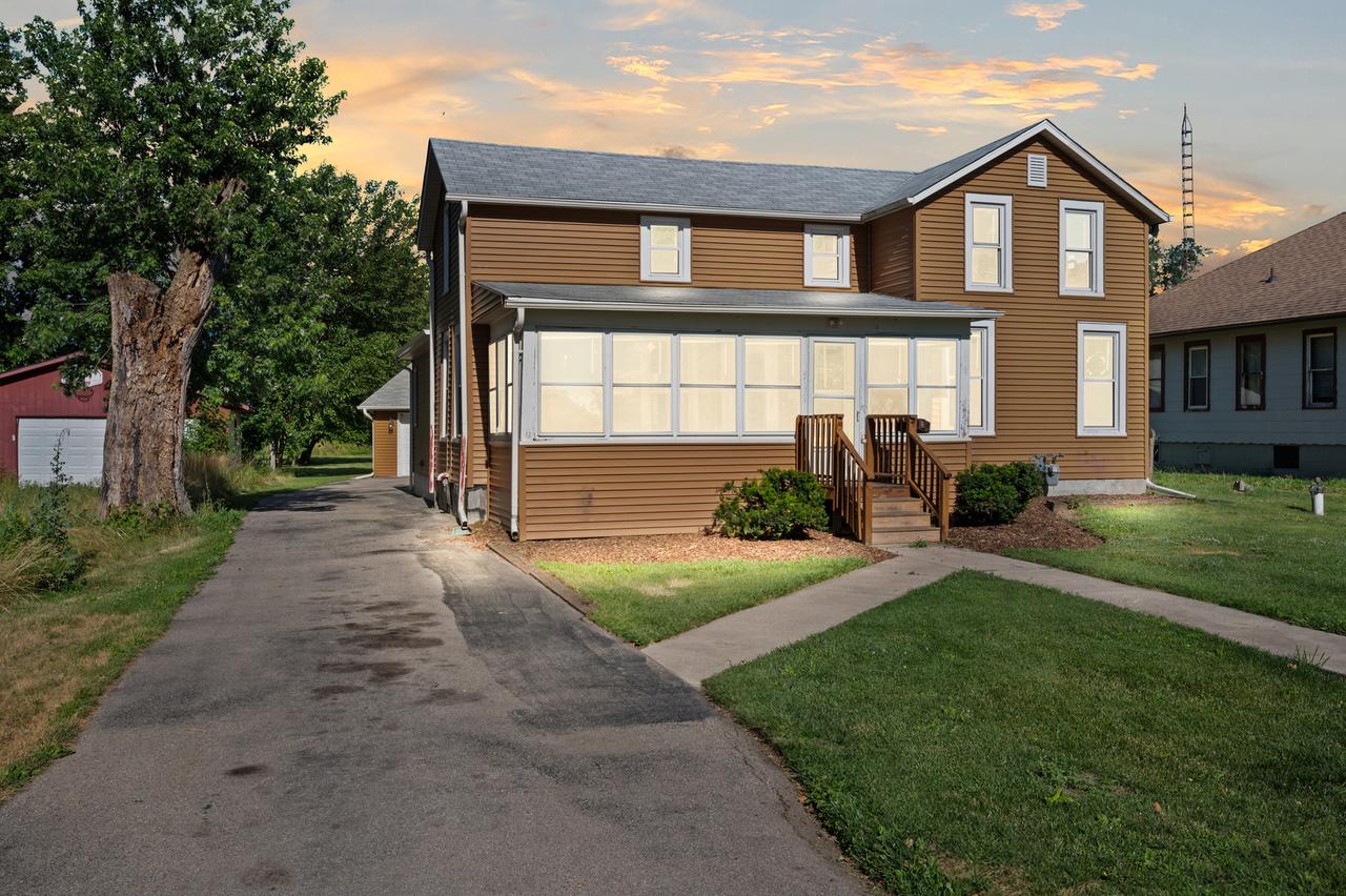 32374 White St., Kirkland, IL 60146