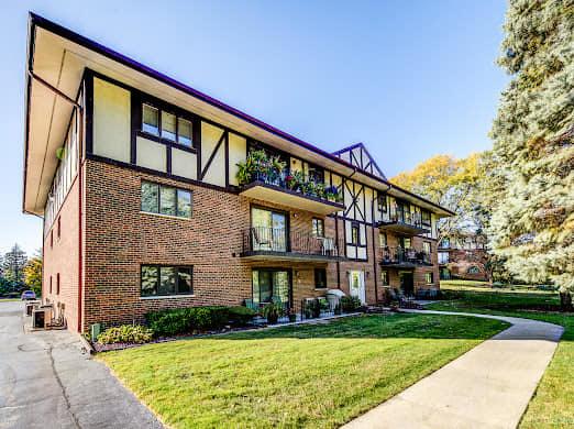 10965 S 84th Ave. #2D, Palos Hills, IL 60465