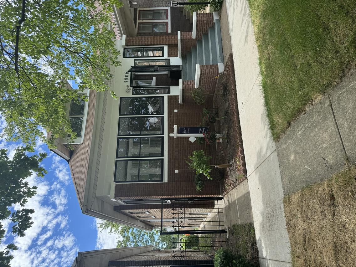 7806 S Eberhart Ave., Chicago, IL 60619
