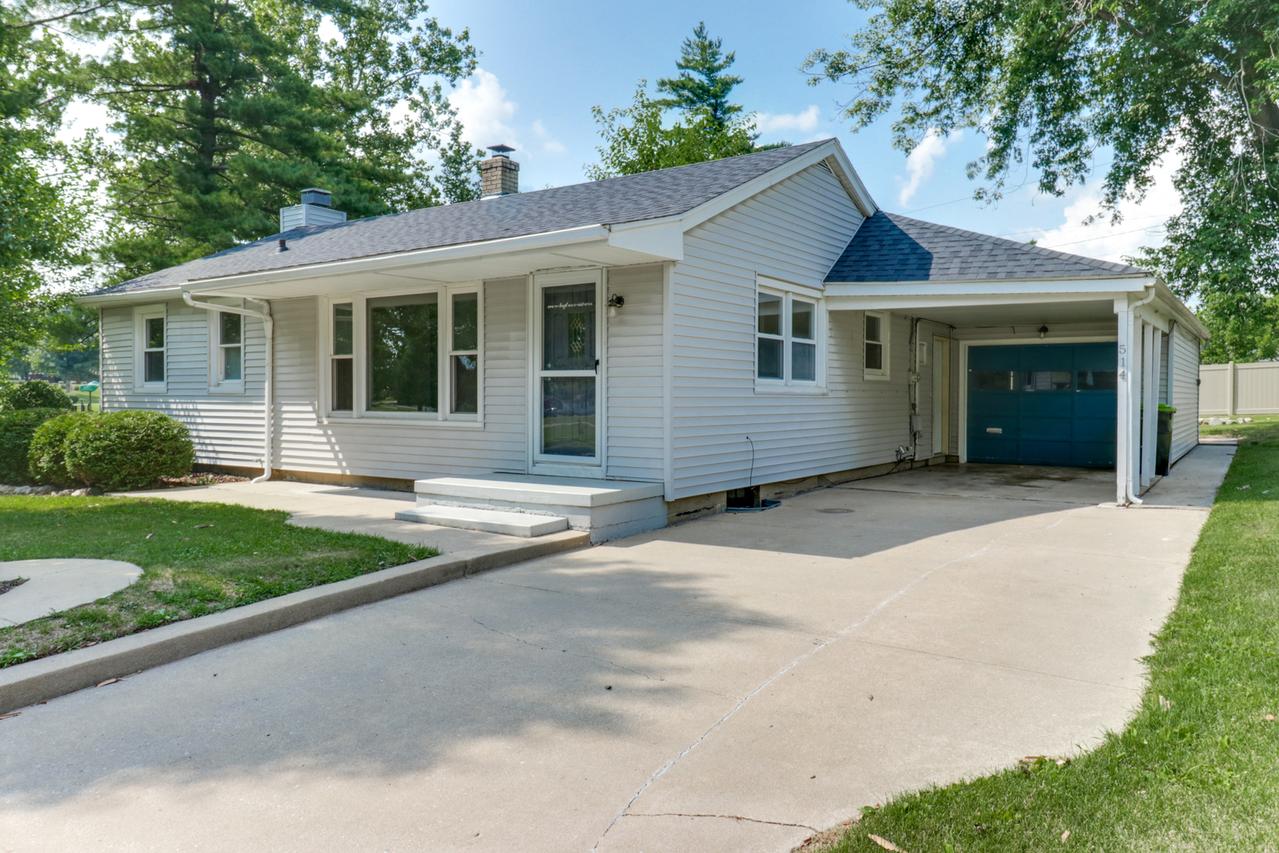 514 W Smith St., Roanoke, IL 61561