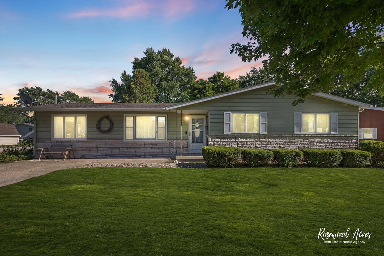 230 E Beech St., Piper City, IL 60959