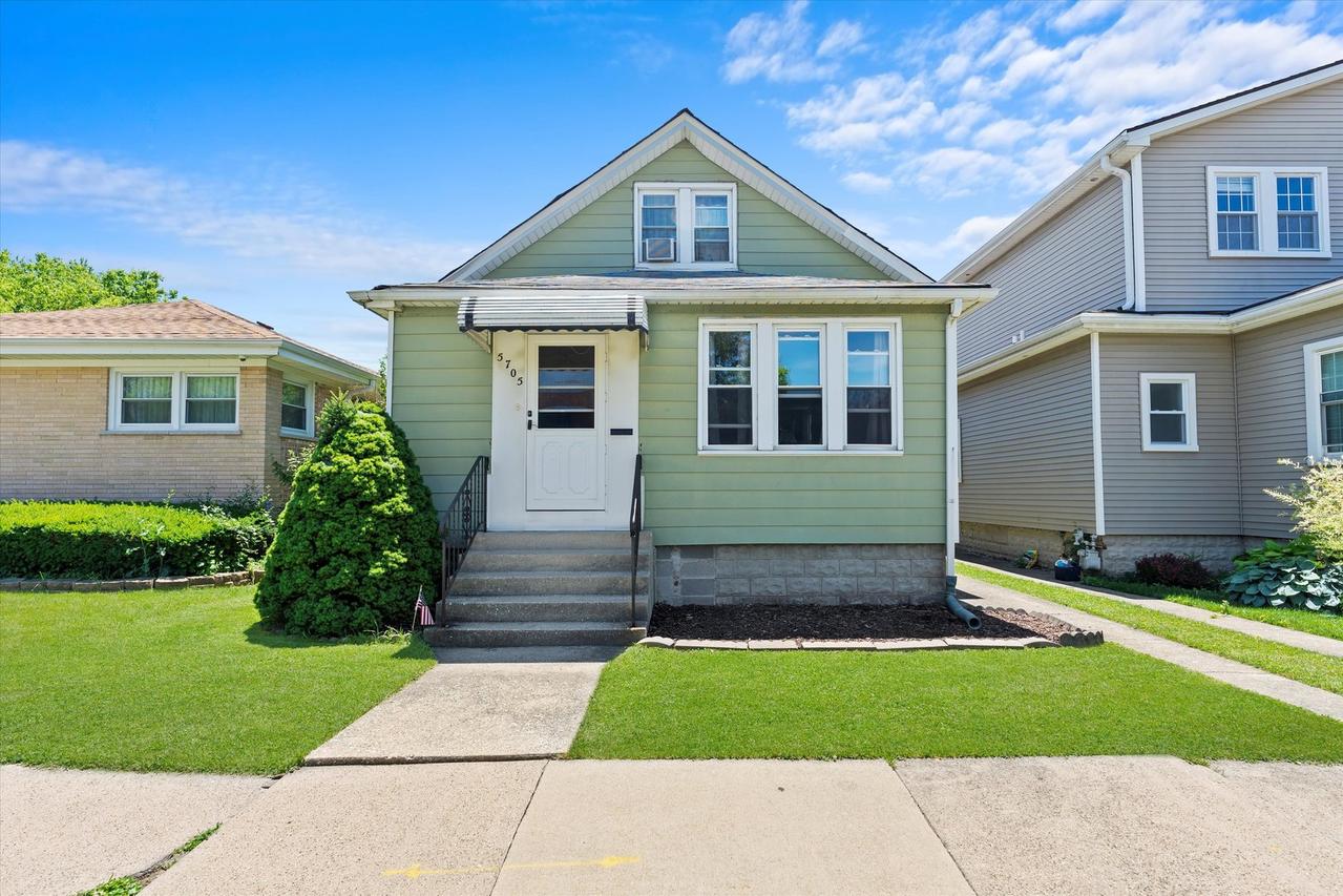 5705 W Henderson St., Chicago, IL 60634
