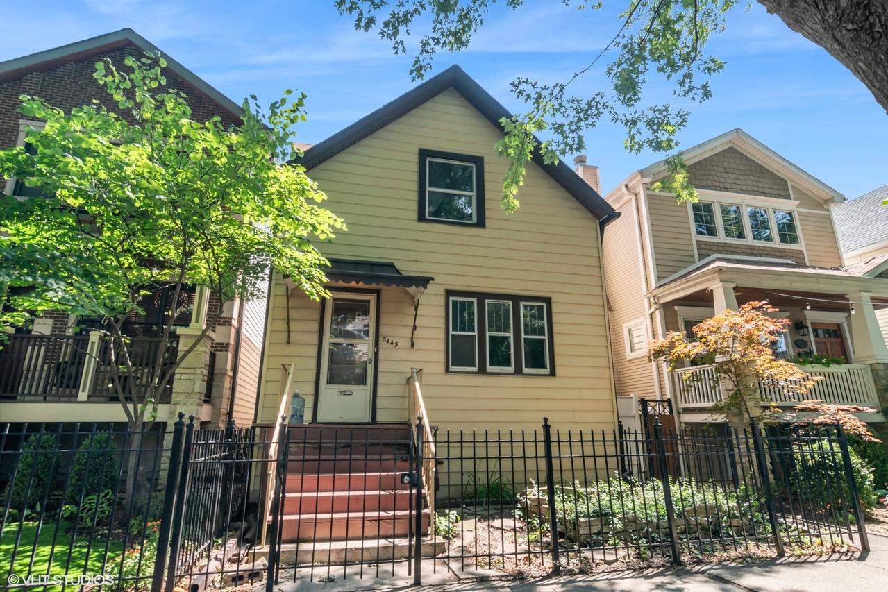 3443 N Hamilton Ave., Chicago, IL 60618
