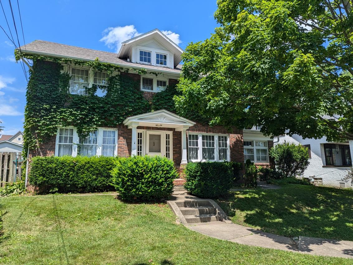 1222 W Lincoln Blvd., Freeport, IL 61032