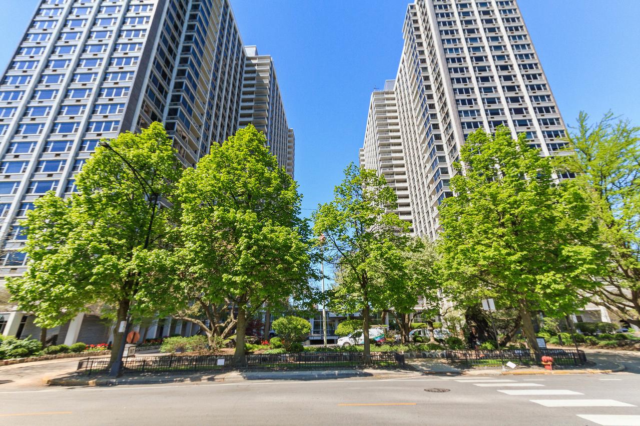 4250 N Marine Dr. #2414, Chicago, IL 60613