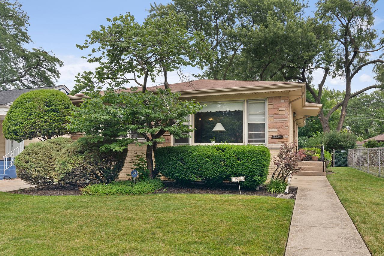 8215 Lawndale Ave., Skokie, IL 60076