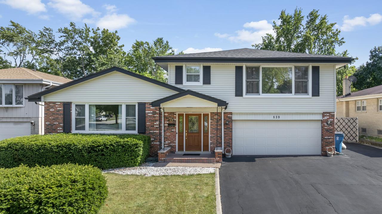 839 W Heritage Dr., Addison, IL 60101