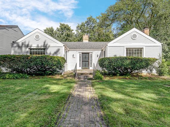 23827 N Overhill Dr., Lake Zurich, IL 60047