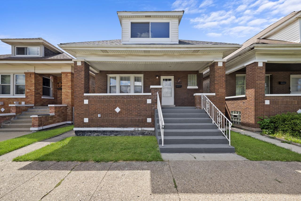 5924 S Whipple St., Chicago, IL 60629