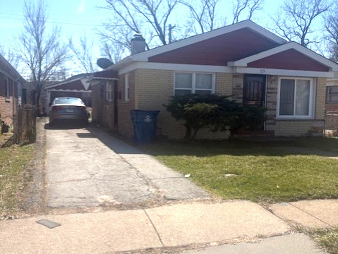 715 E 155th Ct., Phoenix, IL 60426