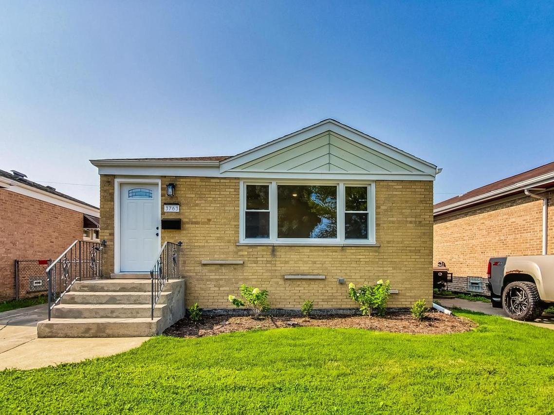 3763 W 76th St., Chicago, IL 60652