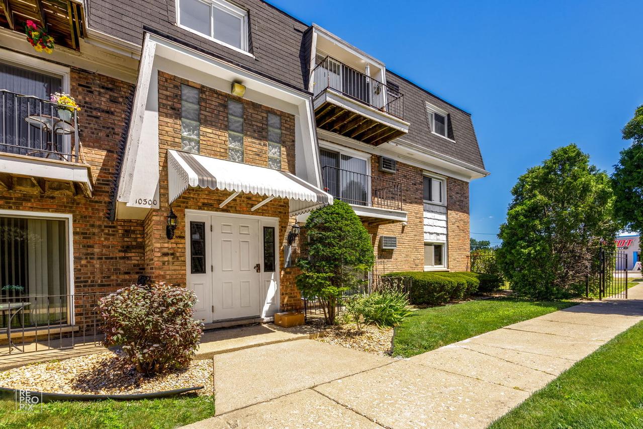 10300 Ridgeland Ave. #104, Chicago Ridge, IL 60415