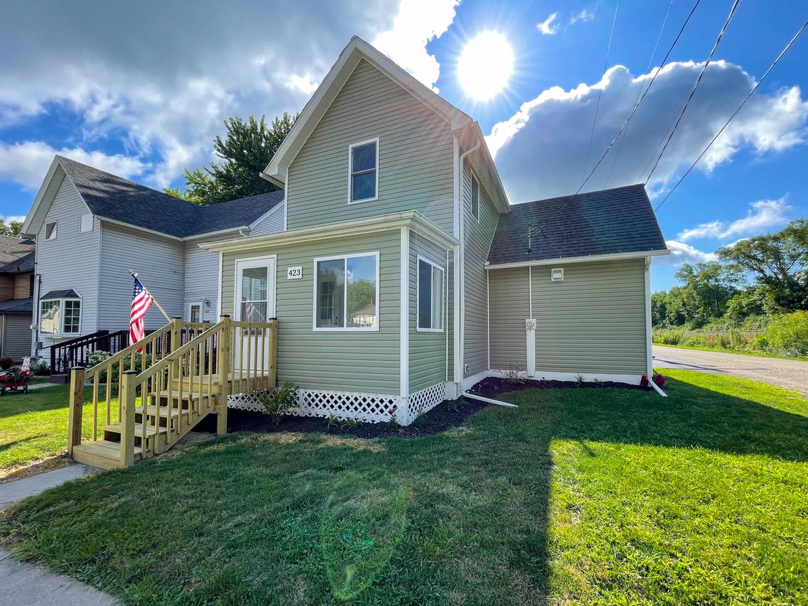 423 1st St., Marseilles, IL 61341
