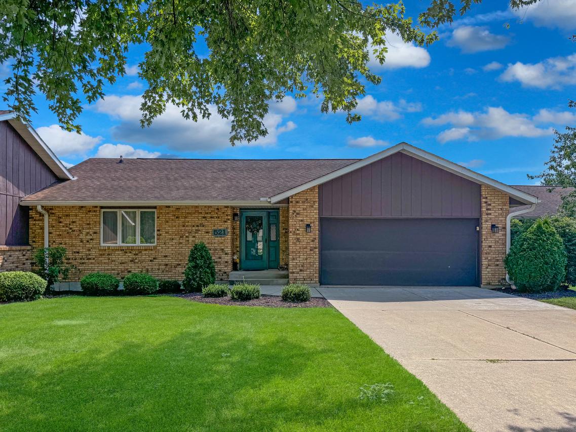 521 N Greenfield Dr. #5, Freeport, IL 61032