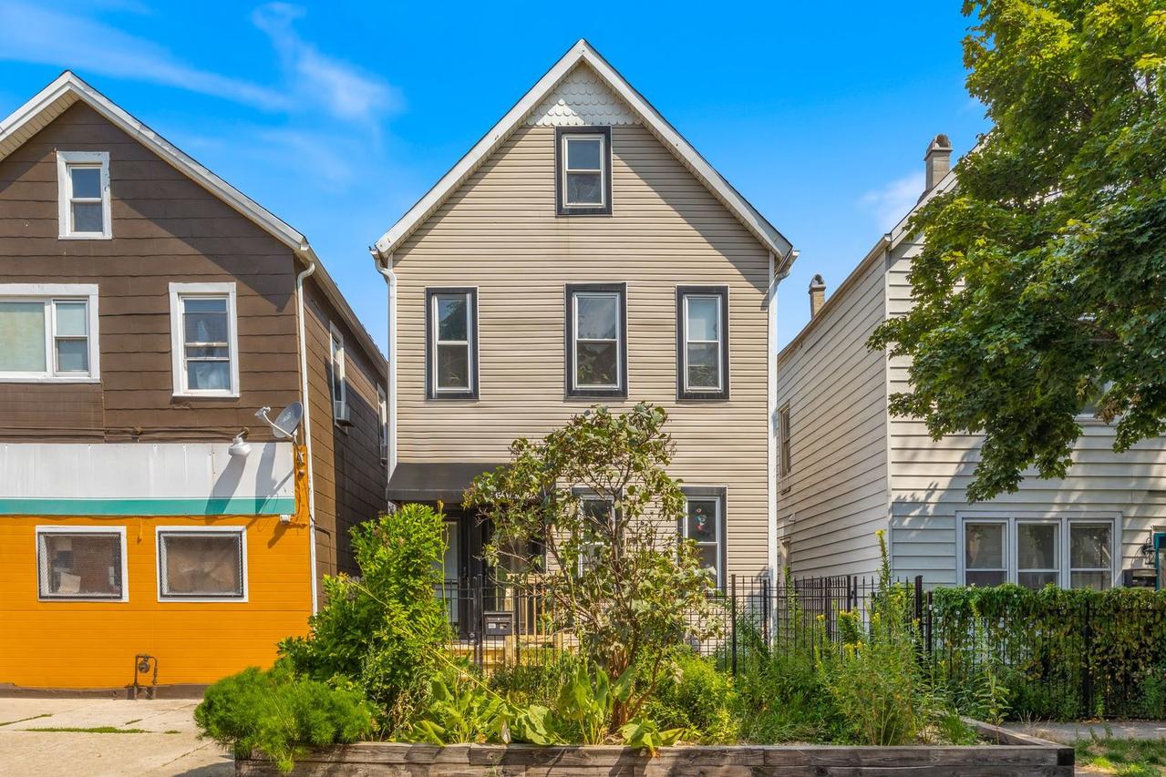 2456 W Moffat St., Chicago, IL 60647