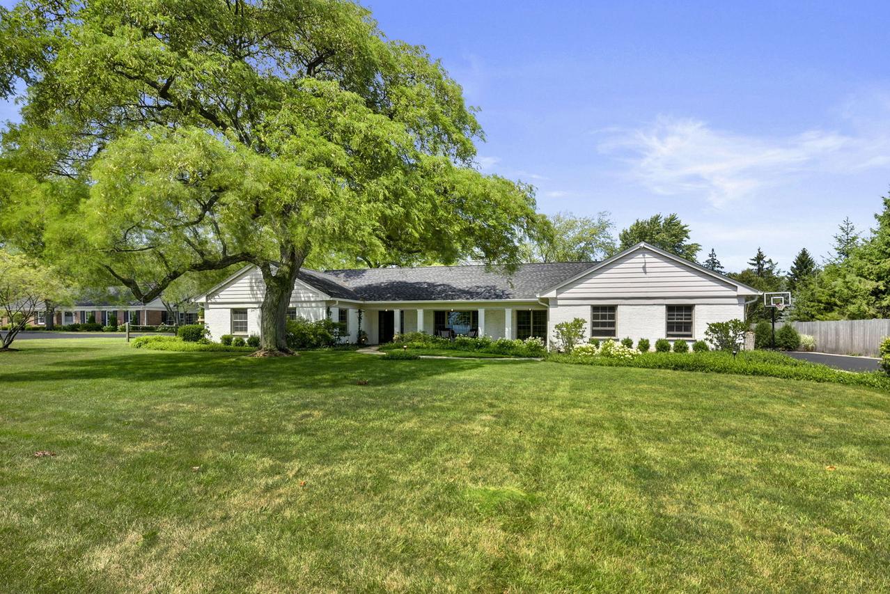 2245 Drury Ln., Northfield, IL 60093