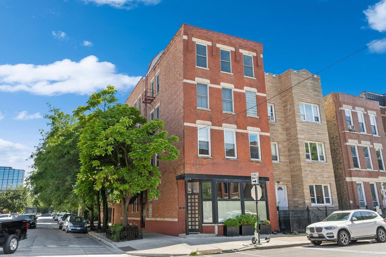 1301 W Ohio St. #2, Chicago, IL 60642