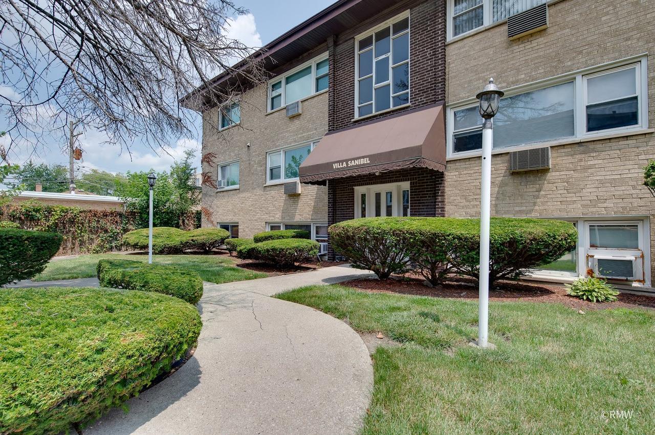 8504 45th Pl. #2A, Lyons, IL 60534