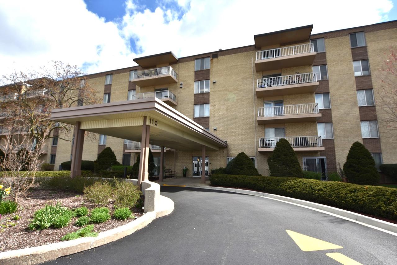110 W Butterfield Rd. #506S, Elmhurst, IL 60126