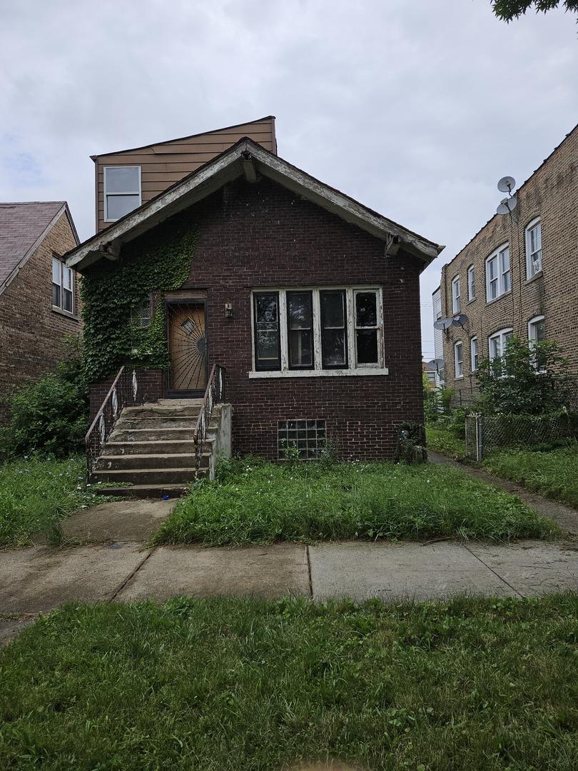 5068 W Congress Pkwy., Chicago, IL 60644