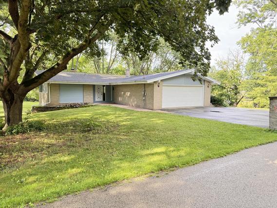 1346 Long St., Dixon, IL 61021