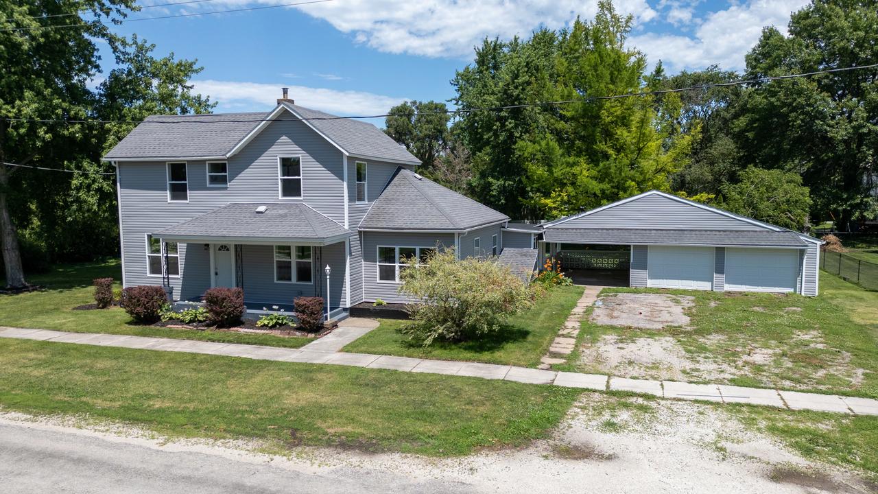 236 W 3rd Ave., Woodhull, IL 61490
