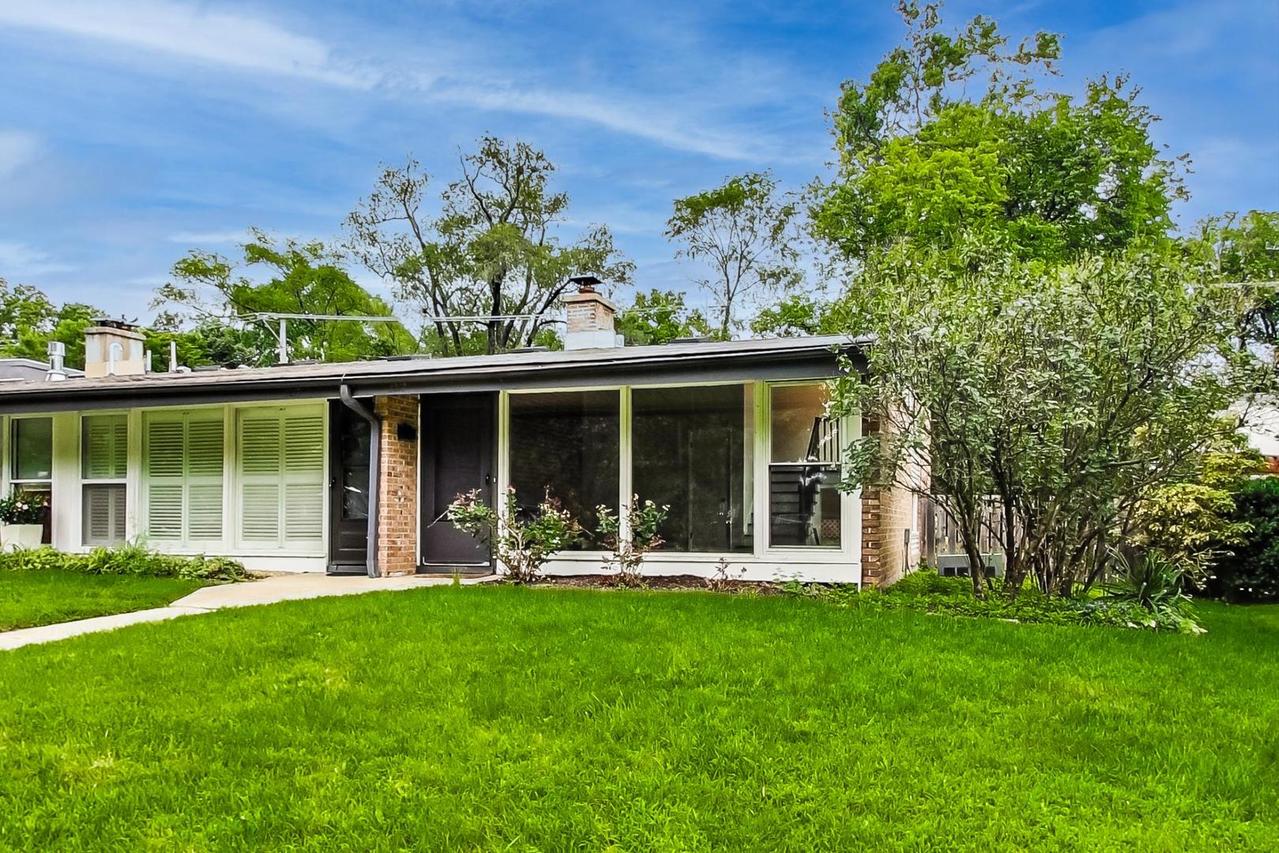 3217 Central St., Evanston, IL 60201