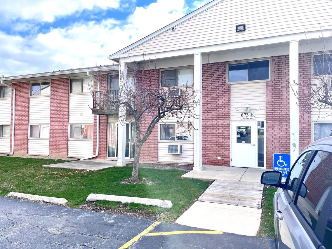673 E Fullerton Ave. #110, Glendale Heights, IL 60139