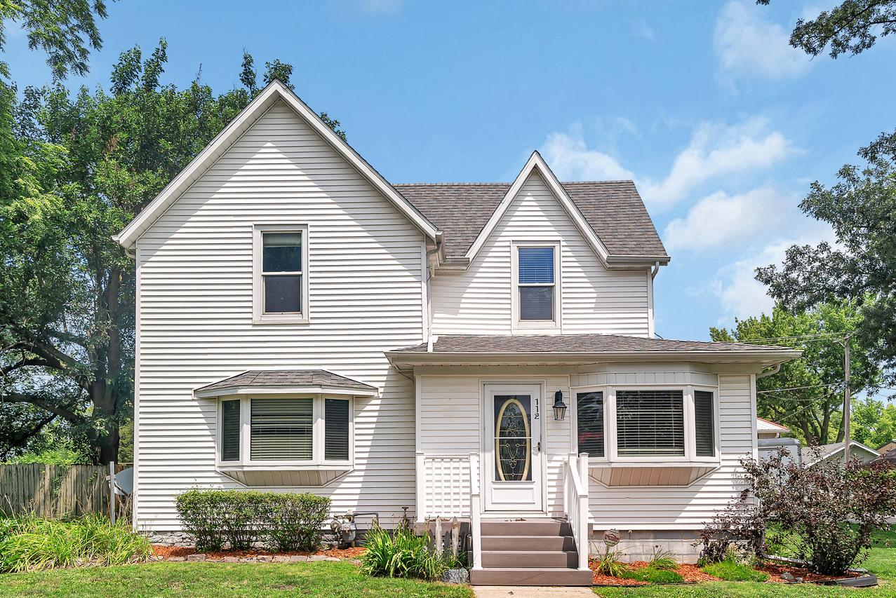 112 Main St., Emington, IL 60934