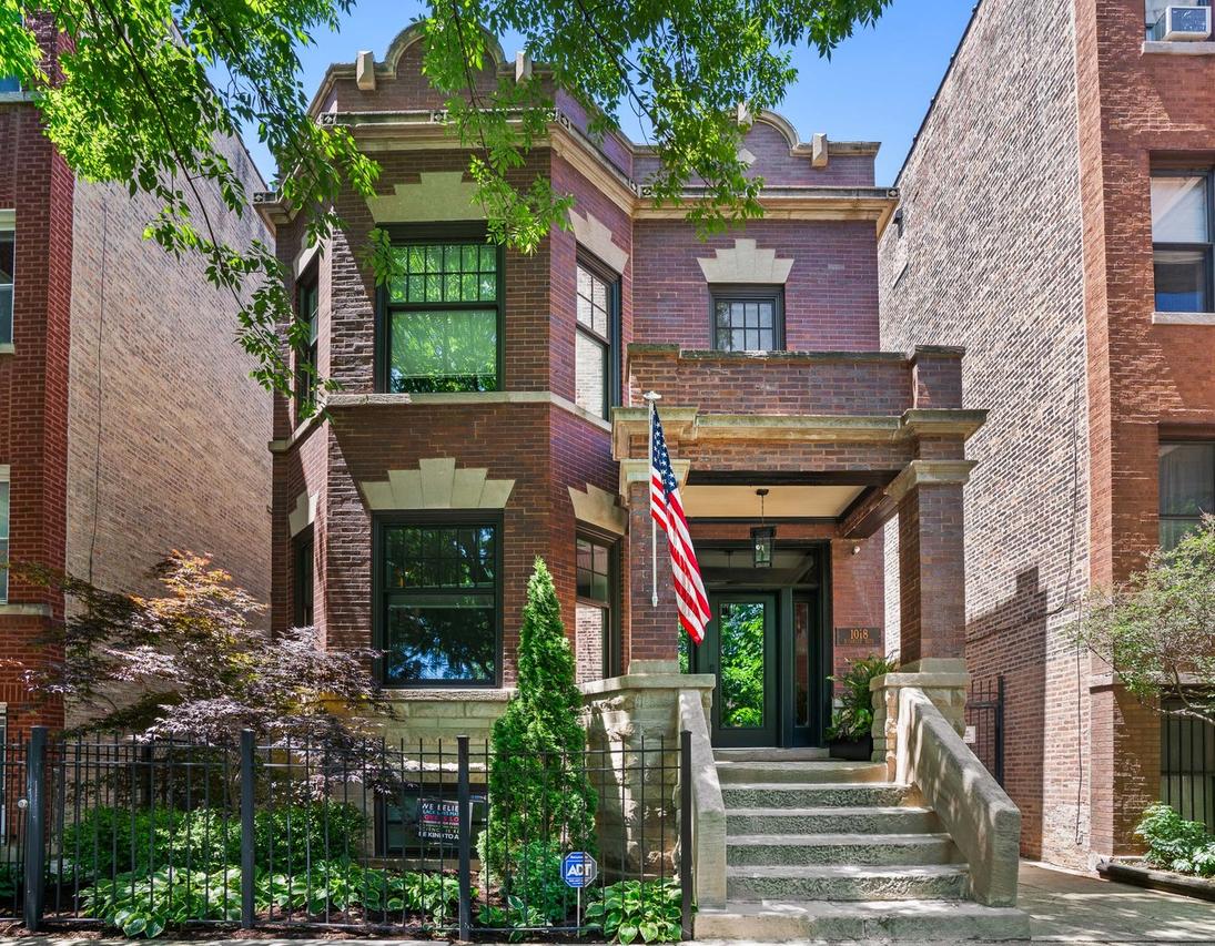 1018 N Oakley Blvd., Chicago, IL 60622