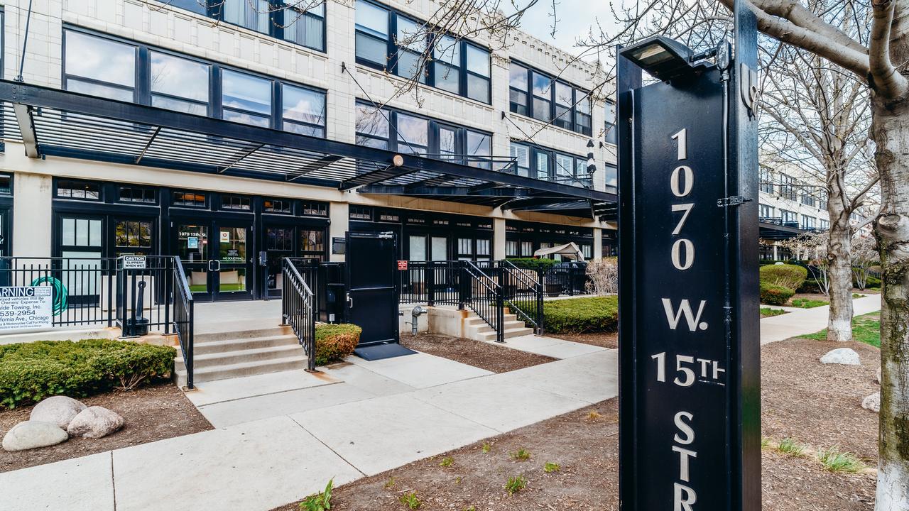 1070 W 15th St. #202, Chicago, IL 60608
