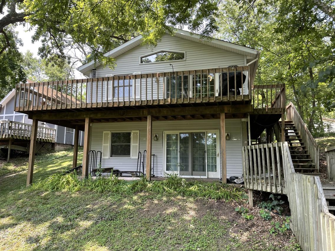54 Fair Oaks Dr., Putnam, IL 61560