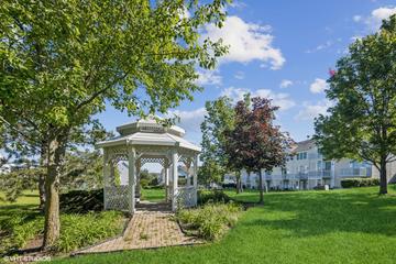 2246 S Lincoln St., Lombard, IL 60148