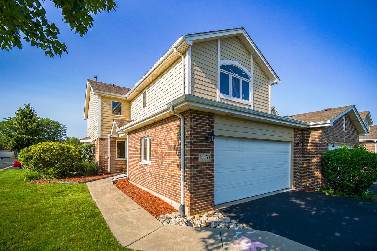 19350 Cormoy Ln., Tinley Park, IL 60487