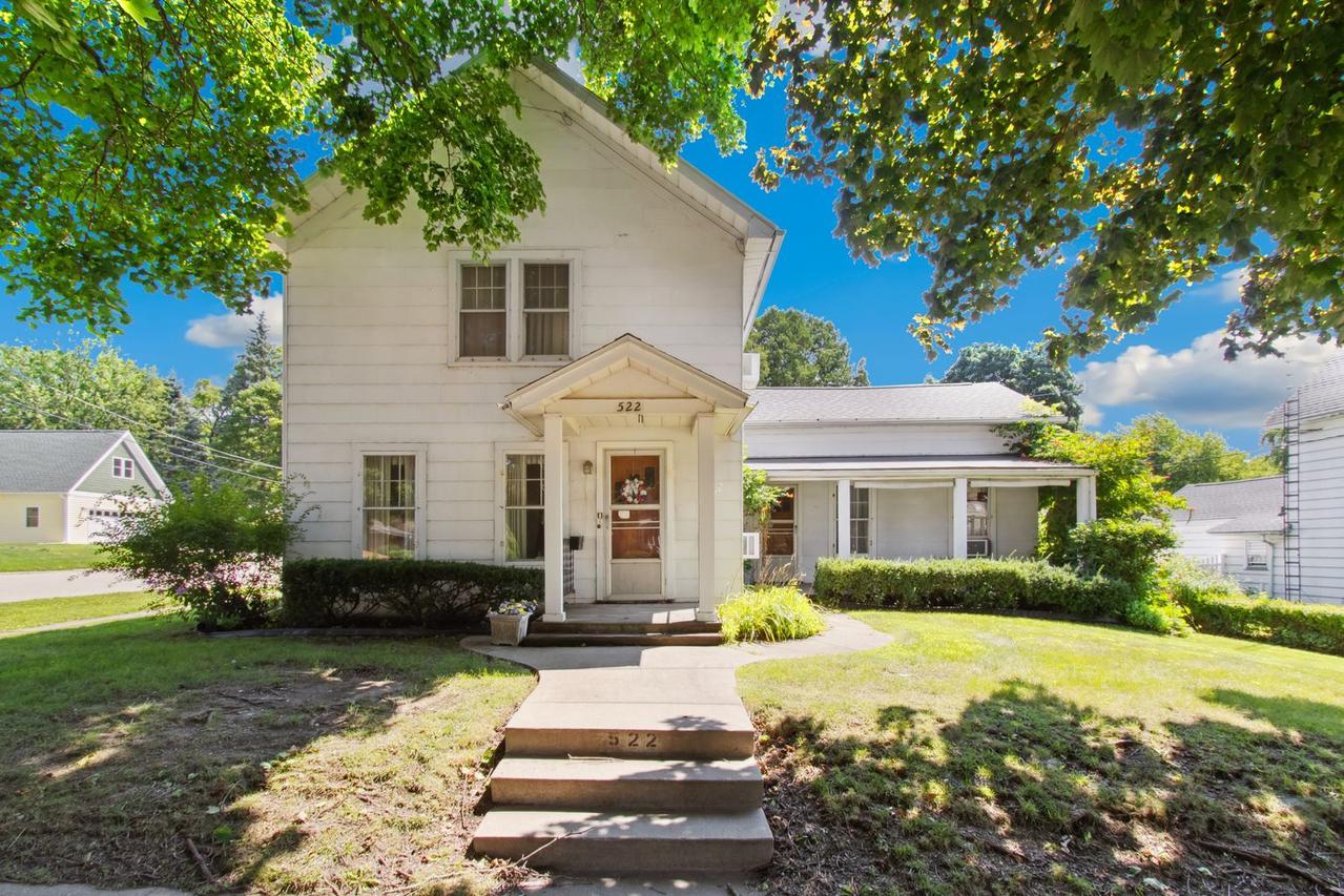 522 N Brinton Ave., Dixon, IL 61021
