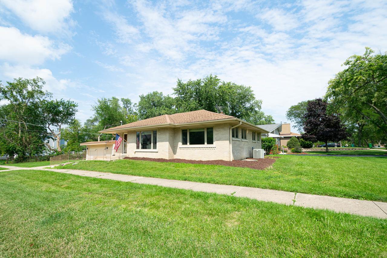 759 S Elizabeth St., Lombard, IL 60148