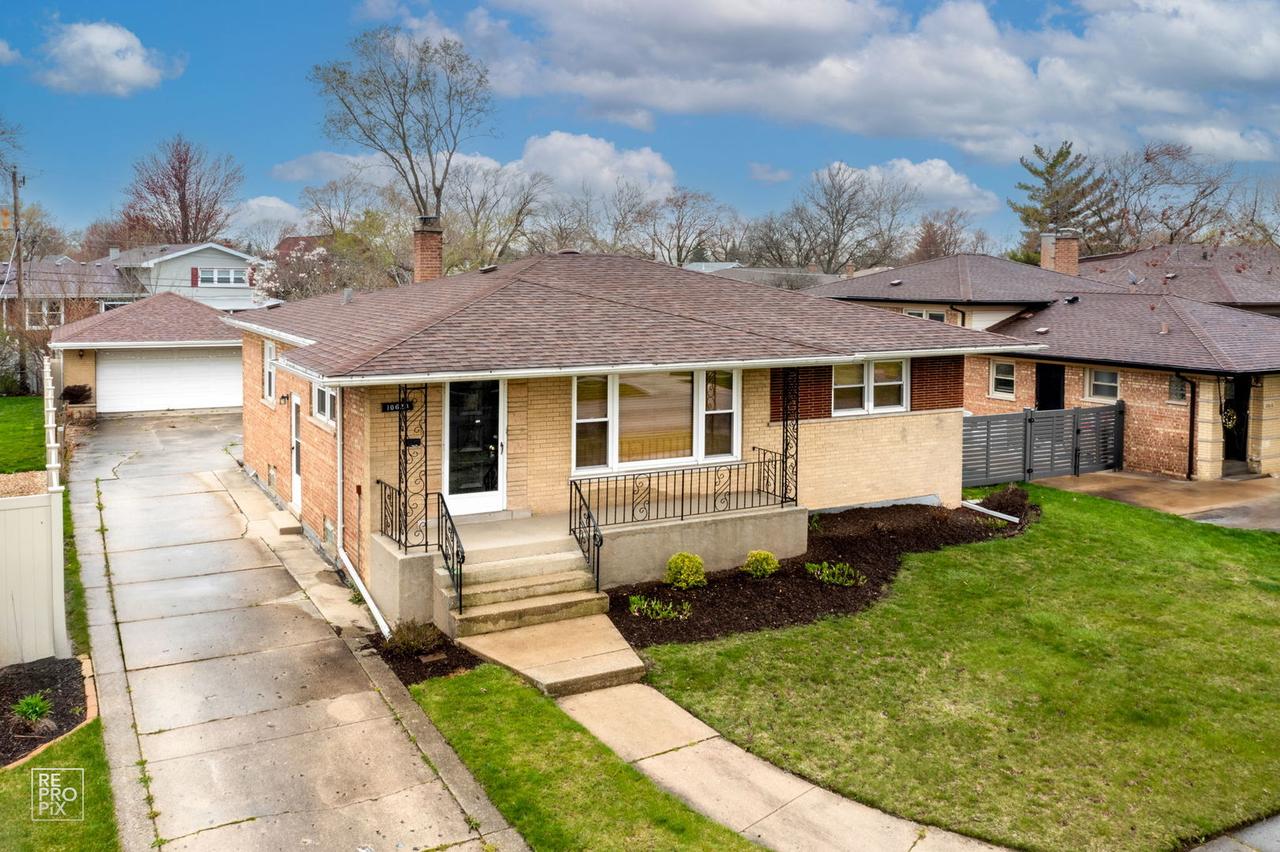 10620 Leclaire Ave., Oak Lawn, IL 60453