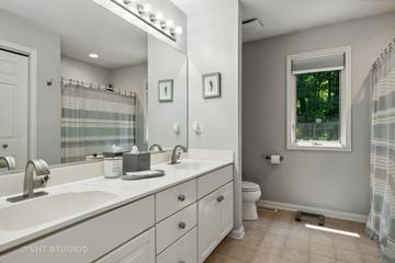 28618 N Champions Ct., Mundelein, IL 60060