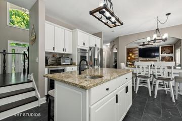 28618 N Champions Ct., Mundelein, IL 60060