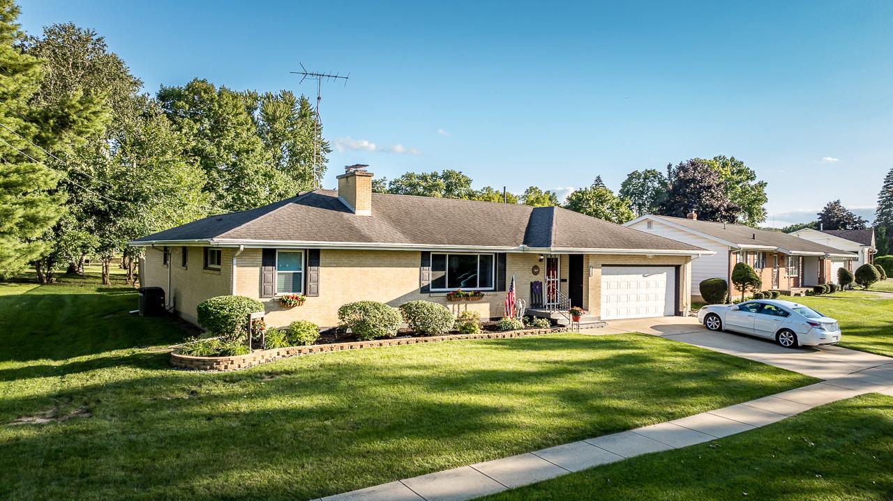 1615 Valleyview Dr., Freeport, IL 61032