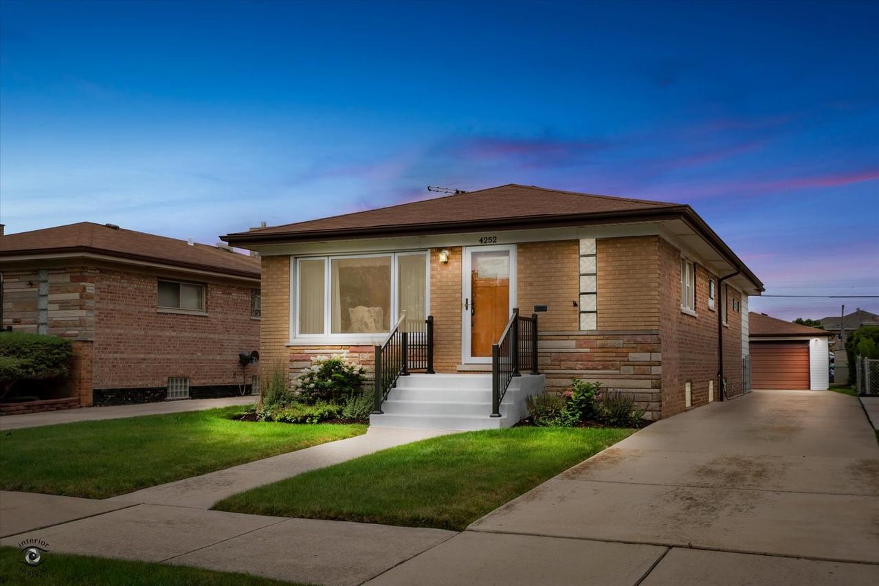 4252 W 78th St., Chicago, IL 60652