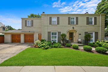 9101 S Bell Ave., Chicago, IL 60643
