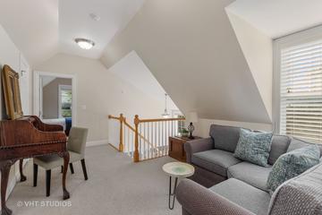 227 5th St., Libertyville, IL 60048