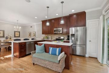 227 5th St., Libertyville, IL 60048