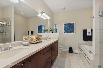 227 5th St., Libertyville, IL 60048